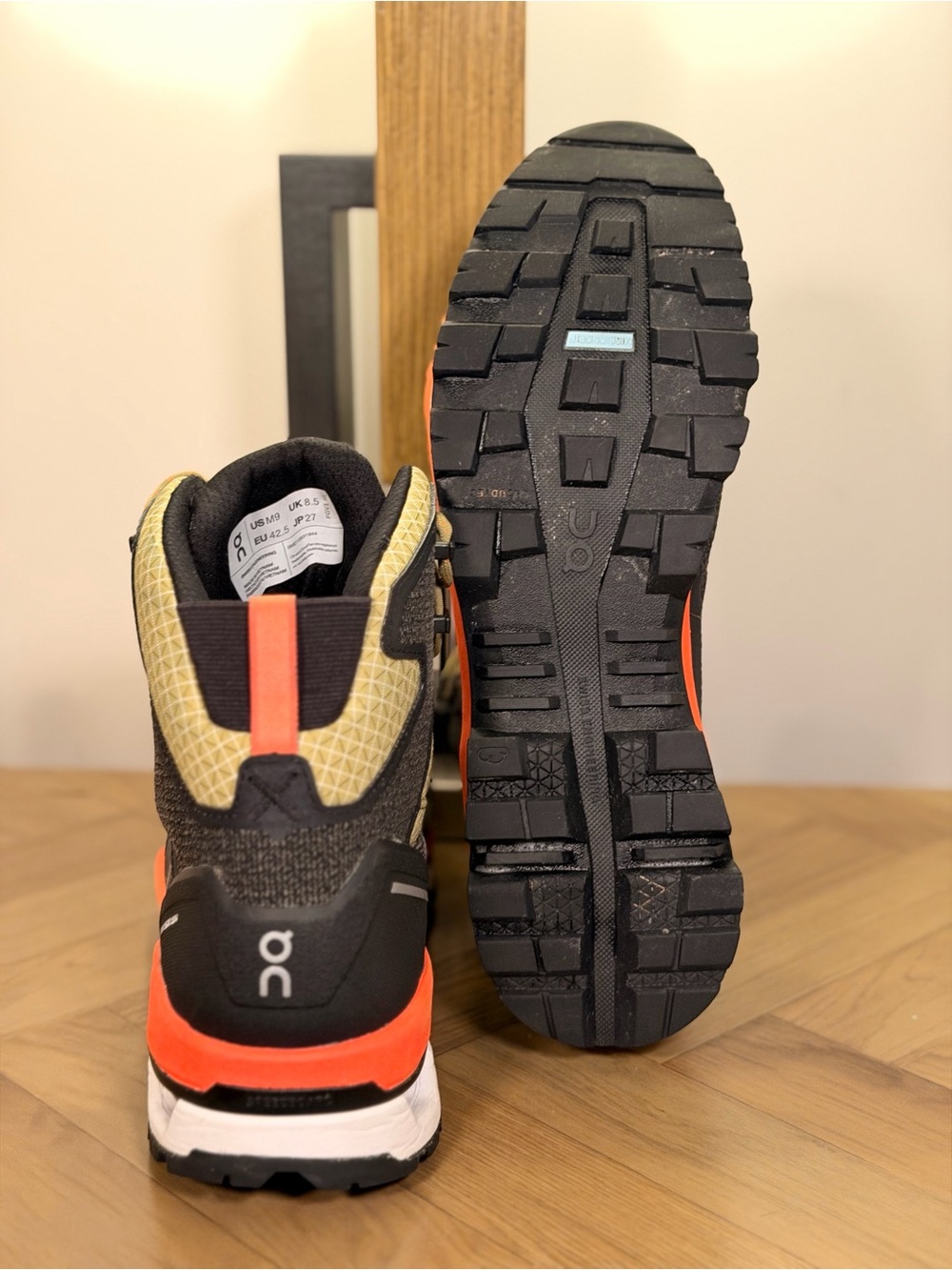 On Waterproof Lace-Up Hiking Boots Ankle Black/Beige/Orange Mens US 9 EU 42.5 - Picture 6 of 7
